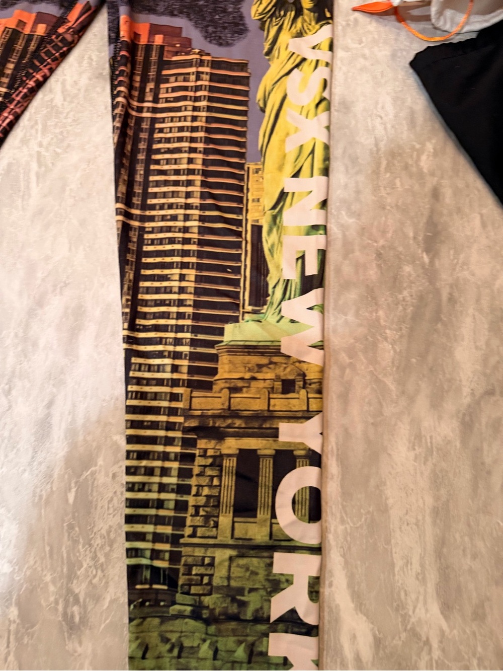 Victoria’s Secret VSX Sport New York City Skyline Leggings Size Large Rare